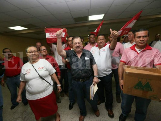 Movimientos de partidos políticos entregaron planillas para votaciones internas