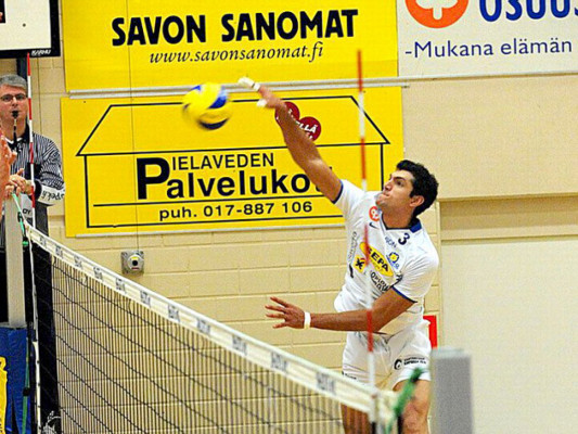 Hondureño es el mejor opuesto en volibol de Finlandia