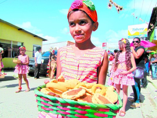 Con alegría y tradición inicia Festima 2014