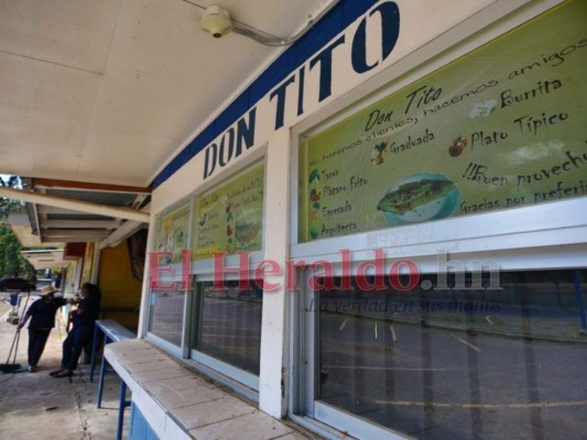 Abandonados y desolados, así lucen los negocios de la UNAH a dos años sin clases presenciales