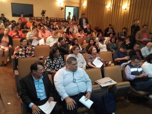 UNAH discute medidas de las normas académicas