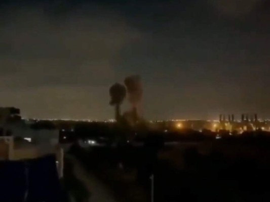 VIDEO: Captan el momento de explosiones en el aeropuerto de Kabul