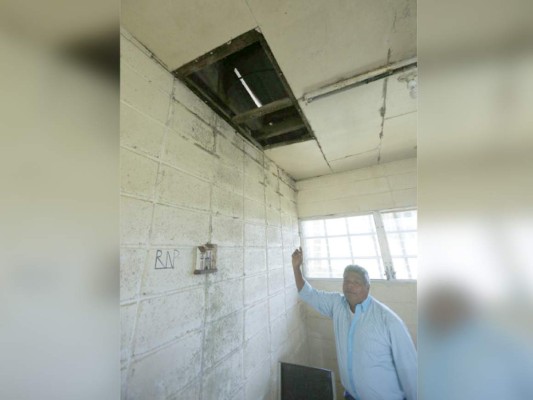 En deteriorado edificio, RNP atiende a los pobladores