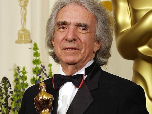 Muere cineasta canadiense Arthur Hiller, director de 'Love Story'