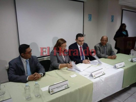 Cuatro diputados se incorporan al Partido Liberal