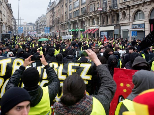 Nueva protesta de 'chalecos amarillos' en Francia en un mes crucial para su movimiento