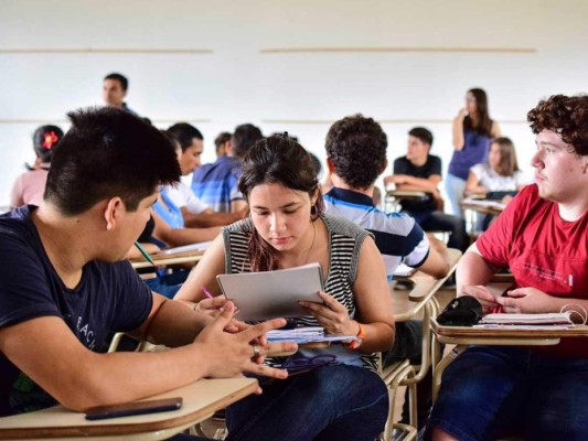 Personas con inglés no avanzado pueden optar a becas Taiwán