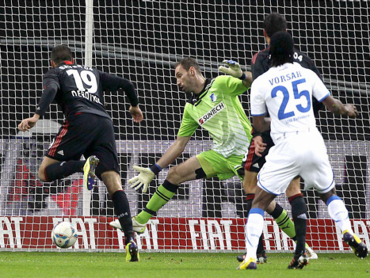 Leverkusen sigue sexto en la Liga alemana