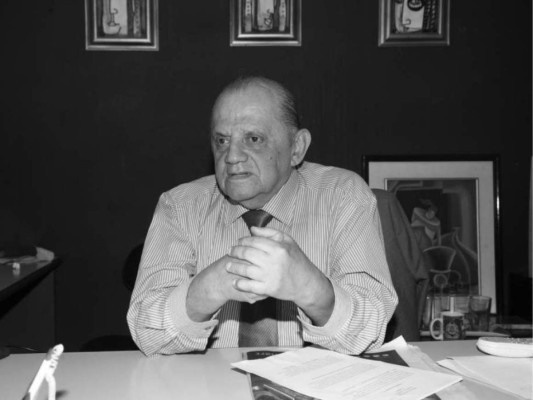 Tristeza y luto: así reacciona Honduras por la muerte de Carlos Riedel