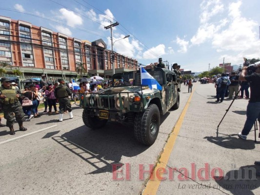 Las Fuerzas Armadas muestran su poderío en desfile cívico-militar por aniversario