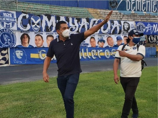 La bronca de Troglio, invitado de lujo: lo que no se vio en el Motagua-Olimpia (Fotos)