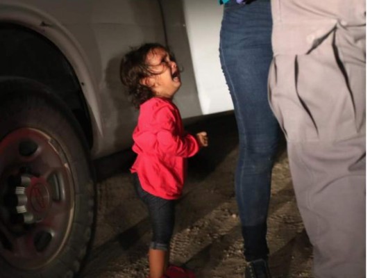 Foto de niña hondureña entre lágrimas en la frontera de EE UU gana el World Press&nbsp;&nbsp;