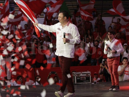 Luis Zelaya cierra campaña presidencial en Tegucigalpa