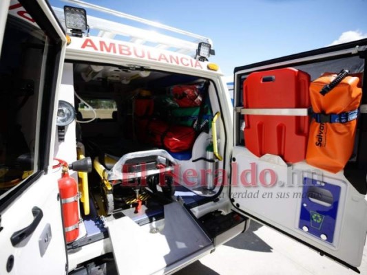 Las ambulancias están equipadas con los insumos necesarios para el traslado de pacientes. Foto: Emilio Flores/ EL HERALDO