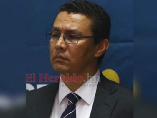 Ebal Díaz asegura que no transfirió ningún recurso para la residencial Morazán