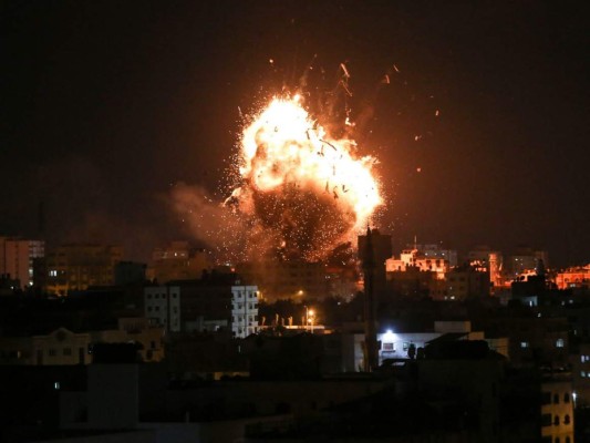 Israel bombardea Gaza tras lanzamiento de cohetes palestinos