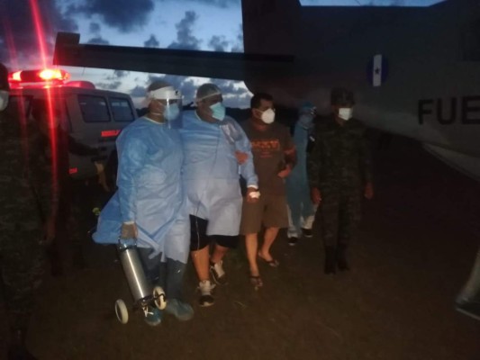 'No se estrese, ya viene el avión”: El traslado de un doctor de La Mosquitia a Tegucigalpa