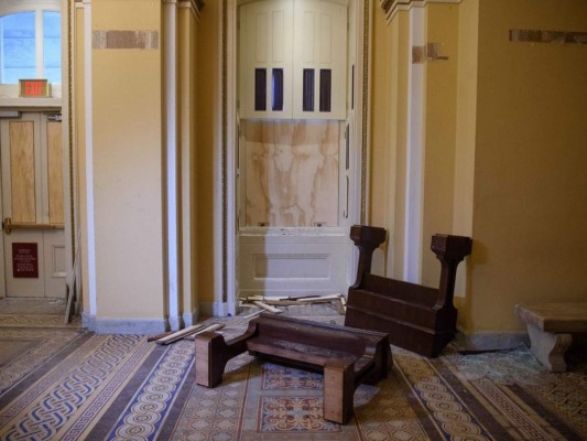 FOTOS: Los destrozos que dejó la invasión de partidarios de Trump al Capitolio