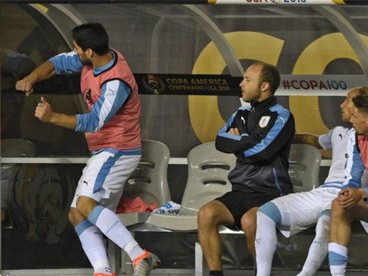 Luis Suárez hace berrinche por no jugar ante Venezuela