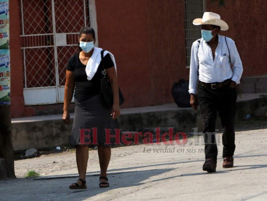 La travesía de hondureños que planean ir a vacunarse a El Salvador (FOTOS)  