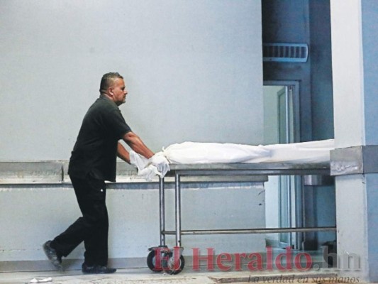 Matan a un mecánico y hieren a niño de 5 años en balacera en la colonia Canaán