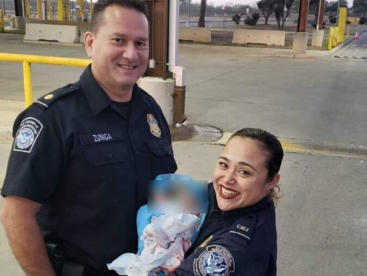 Guatemalteca da a luz en puesto fronterizo de EEUU &nbsp;&nbsp;