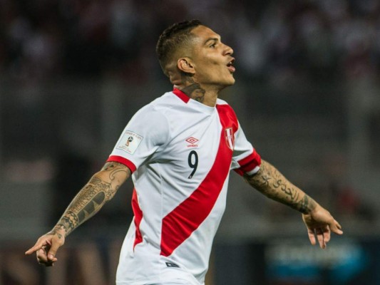 Paolo Guerrero refuerza su defensa para apelar sanción FIFA