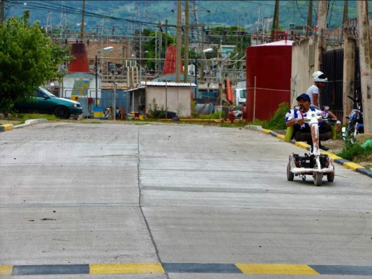 Pavimentan la calle principal de la colonia Torocagua