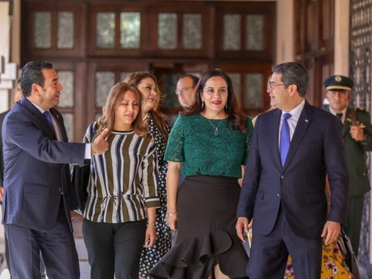 Juan Orlando Hérnandez y Jimmy Morales se reúnen para tratar temas de migración