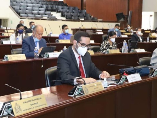 Ministro Midence asegura que 'no habrá nuevos impuestos en 2021'