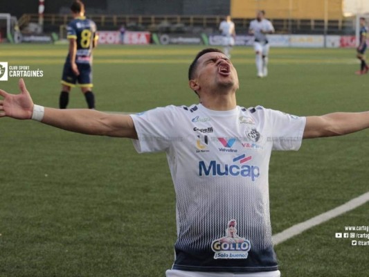Roger Rojas anotó y suma 42 goles en Costa Rica