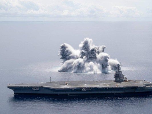 EEUU prueba resistencia de buque de guerra con megaexplosiones  