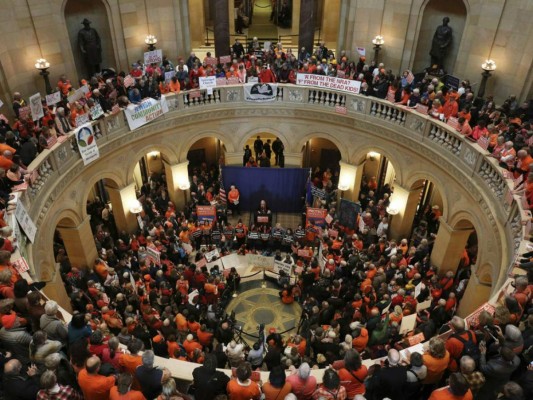 EEUU: Más gobernadores se unen a coalición sobre armas