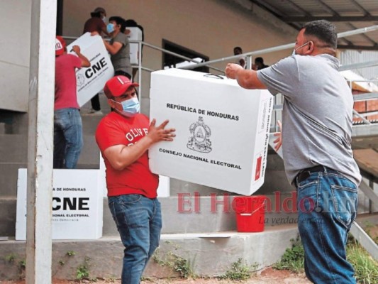 Hasta el martes saldrá la primera ruta con maletas electorales