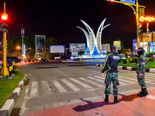 7 medidas extrañas para evitar el Covid-19 en algunos países