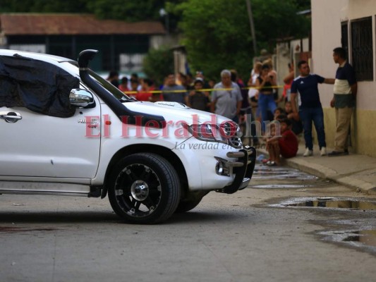 Escena del crimen donde asesinaron inspector depurado y a su esposa (Fotos)