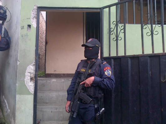 Policía inspecciona la cuarta 'casa loca”