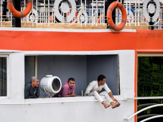 En cuarentena decenas de pasajeros de un crucero en Egipto