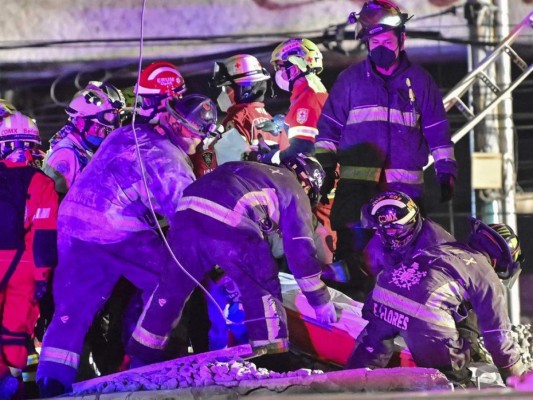 Impactante catástrofe en el metro de México en imágenes