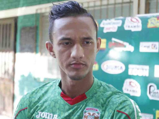 Diego Reyes anuncia su respaldo al DT Carlos Pavón