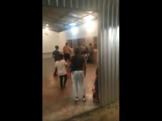 Dos mujeres pelean por el amor de un pastor en La Ceiba