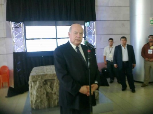 Más delegaciones llegan a Honduras para toma presidencial