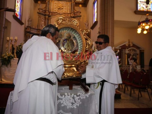 Con devoción y alegría, feligreses empiezan a llegar a la Basílica de Suyapa