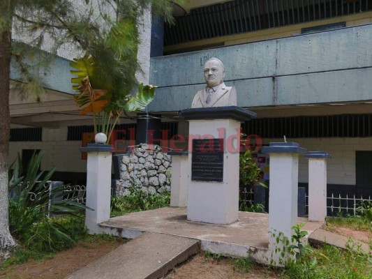 Así luce el antañón Instituto Central al arribar a sus 140 años de fundación
