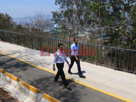 El mandatario hondureño recorrió el nuevo sendero. Fotos Johny Magallanes| EL HERALDO