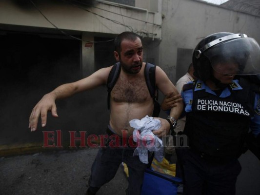 FOTOS: Llanto, pánico e histeria colectiva por incendio en edificio de la Alcaldía Municipal