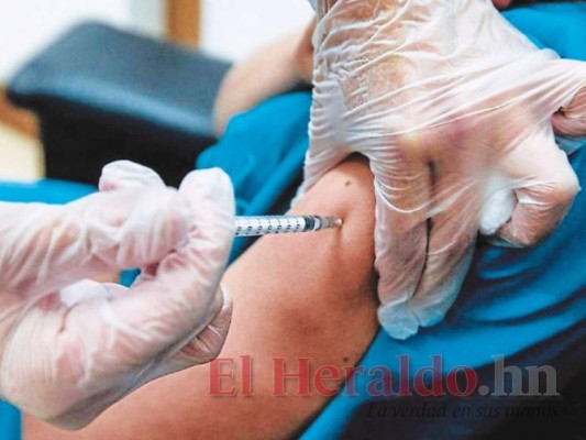 Honduras aún espera segundo lote de vacunas de AstraZeneca