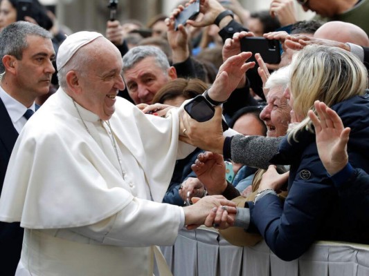 Iglesia católica celebra Miércoles de Ceniza con grandes precauciones