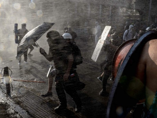 Revuelta social sigue en Chile con potentes protestas en Santiago (FOTOS)