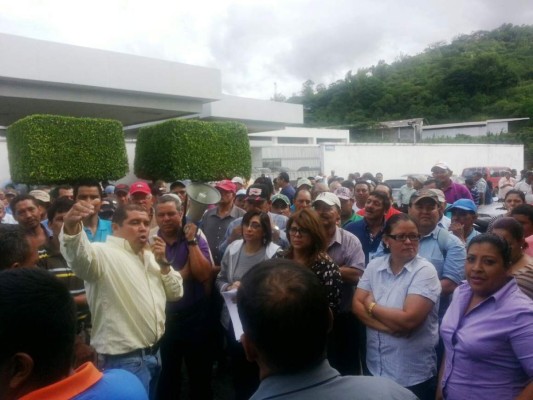 Empleados del SANAA protestan contra Comisión Interventora&nbsp;&nbsp;